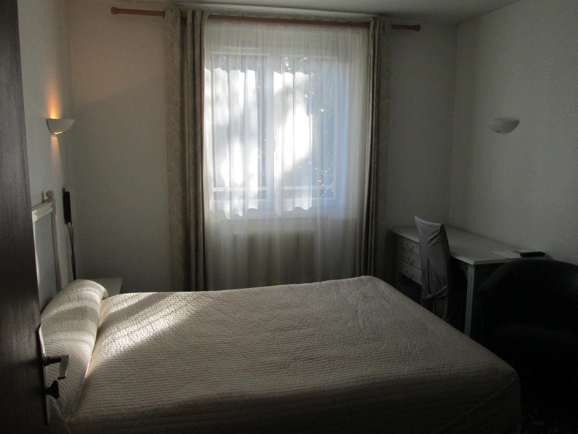 Hotel Victor Hugo Дижон Екстериор снимка