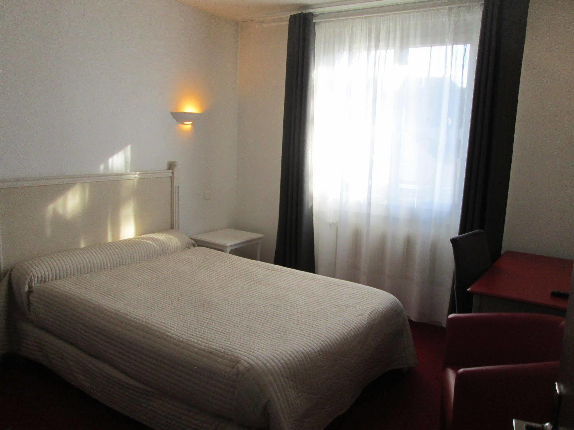 Hotel Victor Hugo Дижон Екстериор снимка